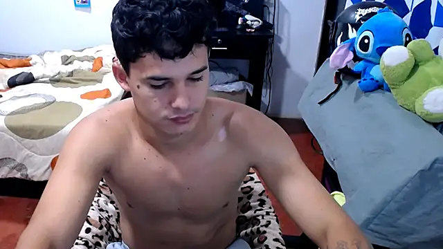 Snapshot of freddy_romas chatting on 06.05.26 freddy romas online show from 06.05.26