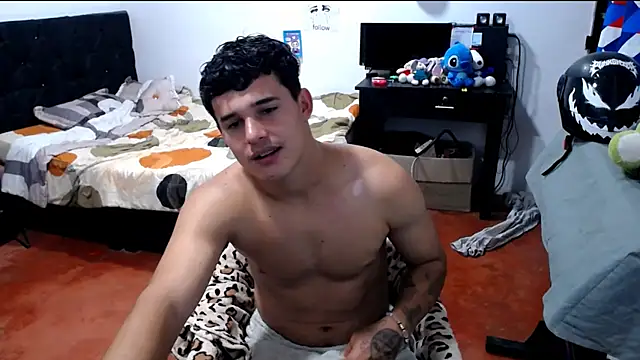 Snapshot of freddy_romas chatting on 06.14.26 freddy romas online show from 06.14.26
