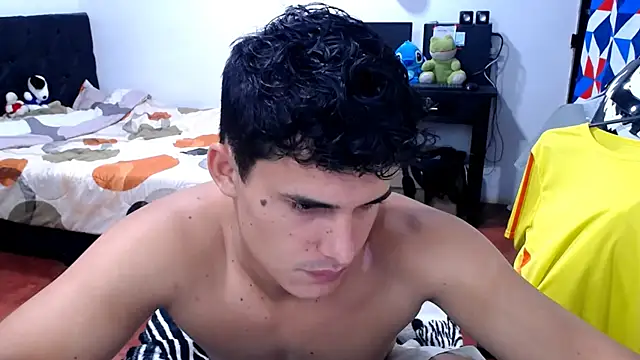 Snapshot of freddy_romas chatting on 06.19.26 freddy romas online show from 06.19.26