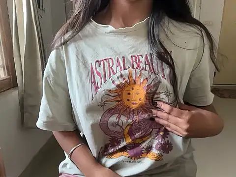 Snapshot of Pie066_ chatting on 11.13.25 Pie066 online show from 11.13.25