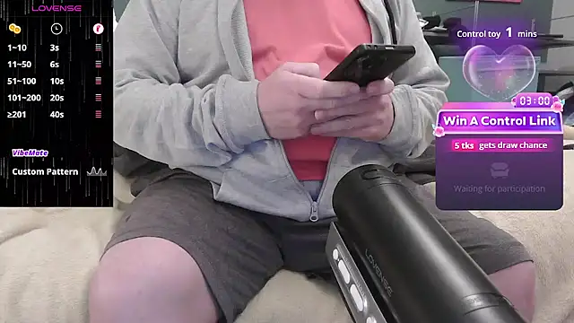 Snapshot of BondBroken chatting on 01.08.26 BondBroken online show from 01.08.26