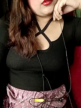 Snapshot of Sexy_Queen6 chatting on 02.25.25 Sexy Queen6 online show from 02.25.25