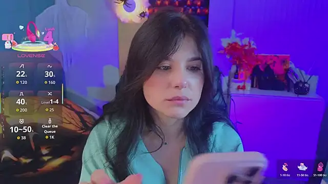 Snapshot of Jenna_Adams_ chatting on 10.30.25 Jenna Adams online show from 10.30.25