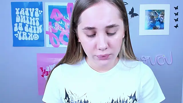 Snapshot of MiaMilas chatting on 01.29.25 MiaMilas online show from 01.29.25