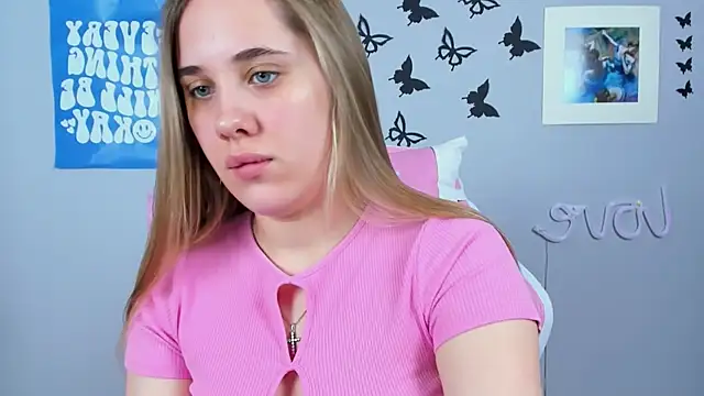 Snapshot of MiaMilas chatting on 02.05.25 MiaMilas online show from 02.05.25