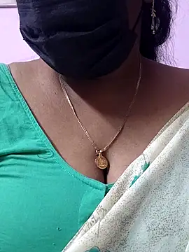 Snapshot of mallu-sumi chatting on 03.08.26 mallu-sumi online show from 03.08.26