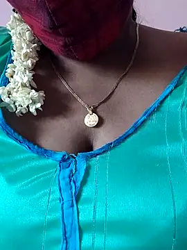 Snapshot of mallu-sumi chatting on 03.10.26 mallu-sumi online show from 03.10.26