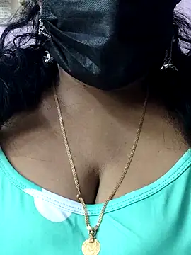 Snapshot of mallu-sumi chatting on 03.18.26 mallu-sumi online show from 03.18.26