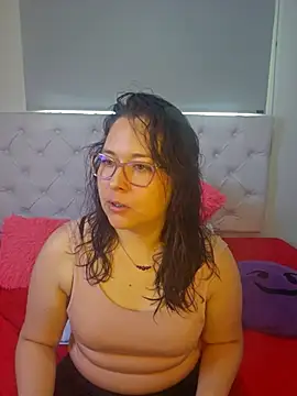 May Carlier online show from 02.18.26