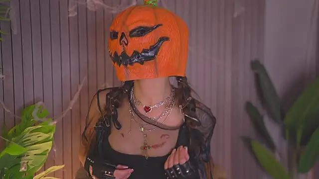 Snapshot of AudreyBrooks_ chatting on 10.31.25 AudreyBrooks online show from 10.31.25