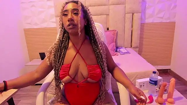 Snapshot of _Eveelyn chatting on 02.12.26 Eveelyn online show from 02.12.26