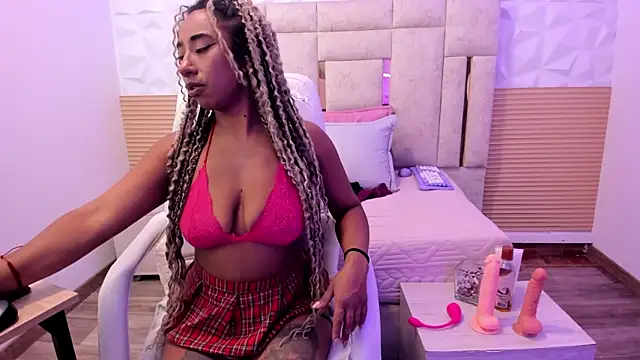 Snapshot of _Eveelyn chatting on 03.10.26 Eveelyn online show from 03.10.26