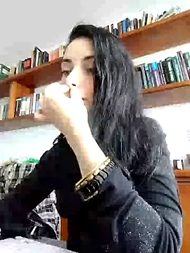 Snapshot of amellie_ros chatting on 12.03.24 amellie ros online show from 12.03.24