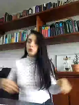 Snapshot of amellie_ros chatting on 12.21.24 amellie ros online show from 12.21.24