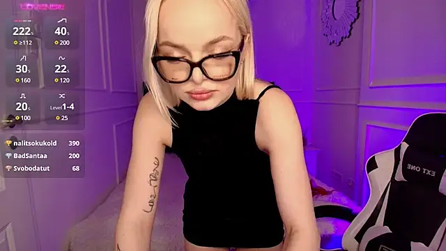 horny blondiee online show from 12.24.24