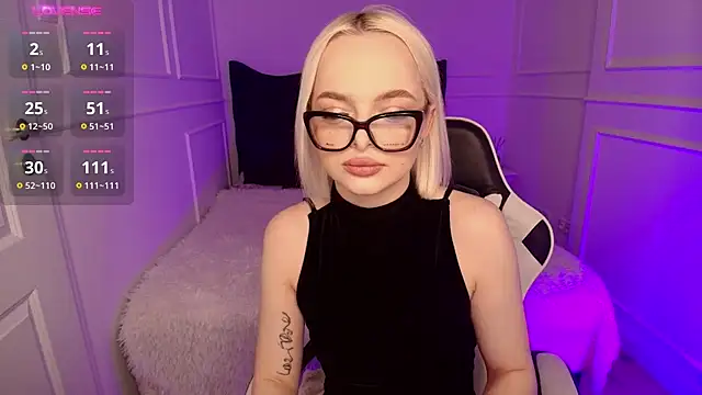 horny blondiee online show from 12.27.24