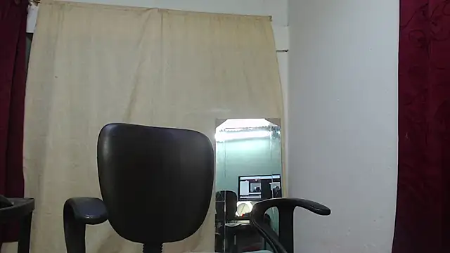 Snapshot of Aranza-Queen chatting on 03.11.26 Aranza-Queen online show from 03.11.26