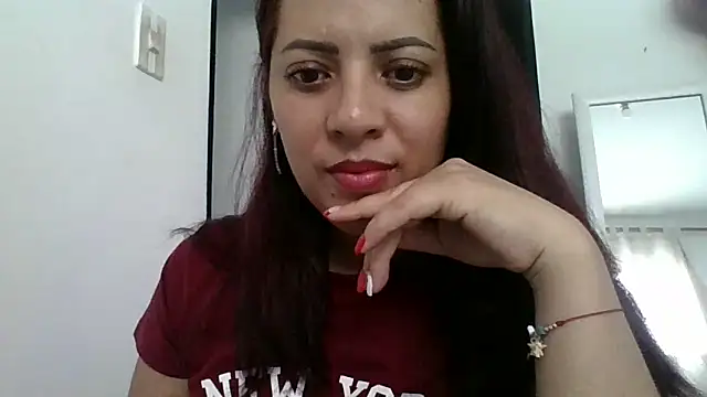 Snapshot of Anne_kis chatting on 12.21.24 Anne kis online show from 12.21.24