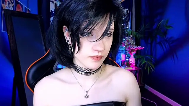 dark vamp  online show from 02.15.25