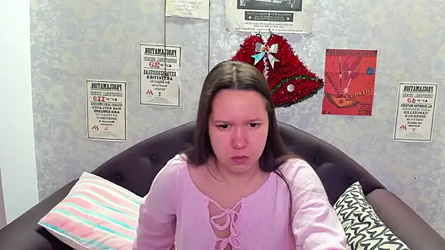 Snapshot of Mira_Karter chatting on 12.18.24 Mira Karter online show from 12.18.24