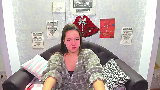 Snapshot of Mira_Karter chatting on 12.25.24 Mira Karter online show from 12.25.24