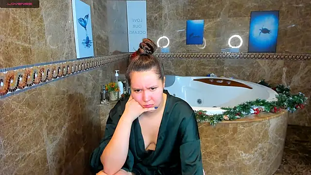 Snapshot of Mira_Karter chatting on 01.12.25 Mira Karter online show from 01.12.25