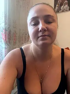 Joannakiss online show from 10.23.25