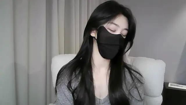 xiaxia-baby  online show from 12.17.25