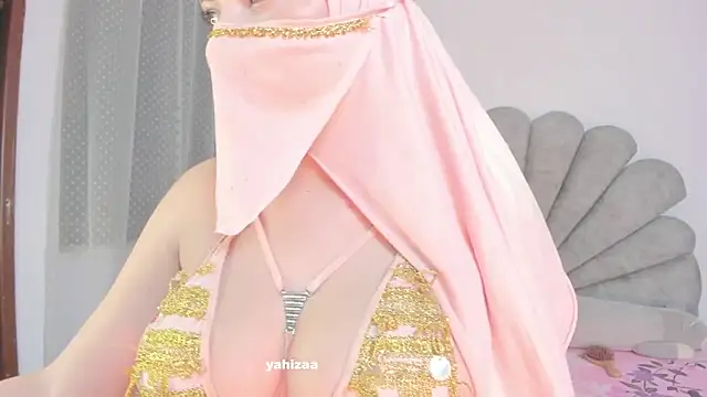 Snapshot of Amaltea chatting on 10.12.25 Amaltea online show from 10.12.25