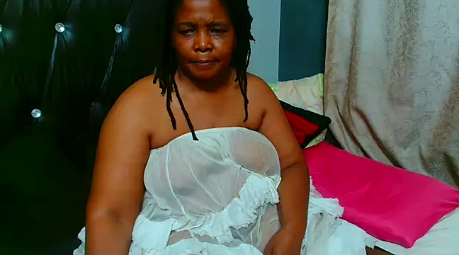 Snapshot of AfricanBigAssxx98 chatting on 02.25.25 AfricanBigAssxx98 online show from 02.25.25