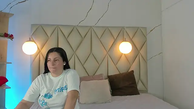 Snapshot of angelswets chatting on 06.28.26 angelswets online show from 06.28.26