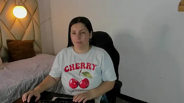 Snapshot of angelswets chatting on 07.23.26 angelswets online show from 07.23.26