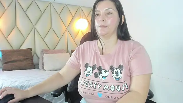 Snapshot of angelswets chatting on 08.05.26 angelswets online show from 08.05.26
