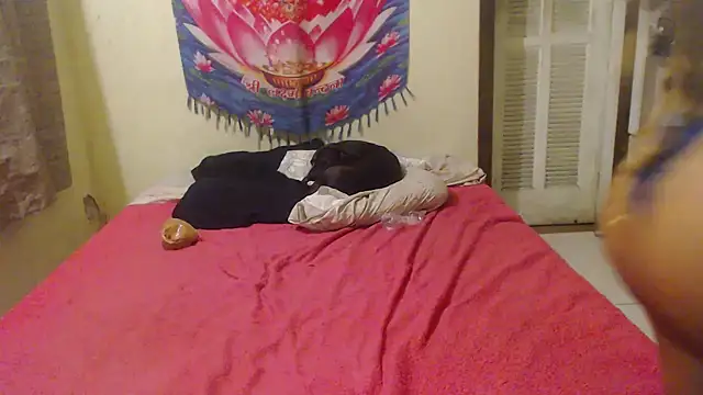 Snapshot of MissRebeka chatting on 12.09.24 MissRebeka online show from 12.09.24