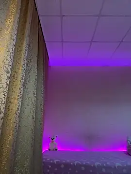 Snapshot of beautiful_angel chatting on 02.21.25 beautiful angel online show from 02.21.25