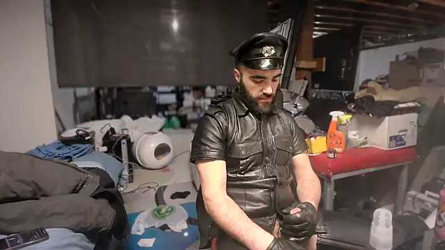Snapshot of leatherpupmtl chatting on 12.16.24 leatherpupmtl online show from 12.16.24