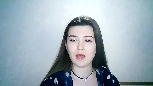 Snapshot of SeductiveTati chatting on 12.15.24 SeductiveTati online show from 12.15.24