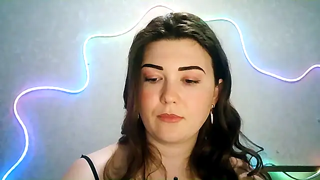 Snapshot of SeductiveTati chatting on 09.11.25 SeductiveTati online show from 09.11.25