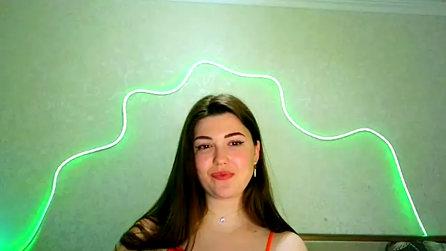 Snapshot of SeductiveTati chatting on 12.15.25 SeductiveTati online show from 12.15.25