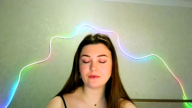 Snapshot of SeductiveTati chatting on 12.21.25 SeductiveTati online show from 12.21.25