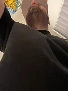 Snapshot of couplelti2 chatting on 12.20.24 couplelti2 online show from 12.20.24