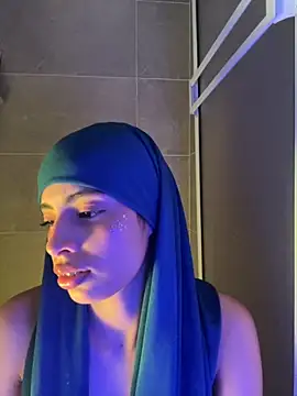 Snapshot of jhalila chatting on 09.13.25 jhalila online show from 09.13.25