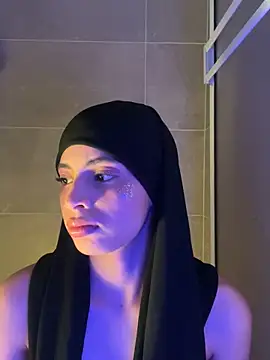 Snapshot of jhalila chatting on 09.14.25 jhalila online show from 09.14.25