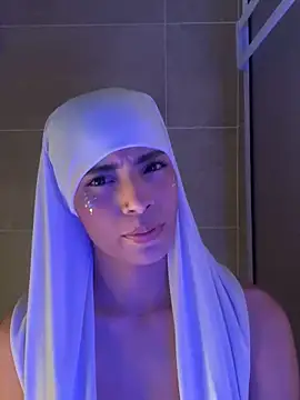 Snapshot of jhalila chatting on 09.20.25 jhalila online show from 09.20.25