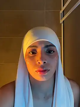 Snapshot of jhalila chatting on 10.04.25 jhalila online show from 10.04.25