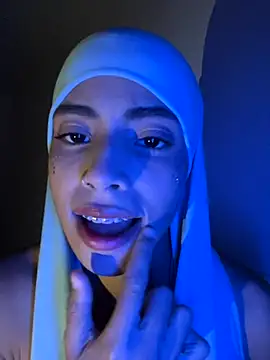 Snapshot of jhalila chatting on 10.12.25 jhalila online show from 10.12.25