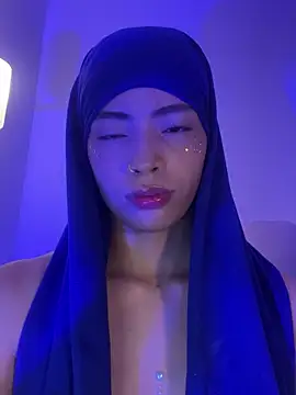 Snapshot of jhalila chatting on 10.22.25 jhalila online show from 10.22.25