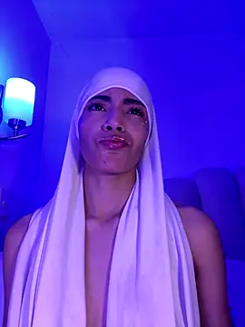 Snapshot of jhalila chatting on 12.14.25 jhalila online show from 12.14.25