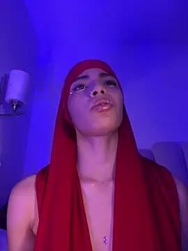 Snapshot of jhalila chatting on 12.19.25 jhalila online show from 12.19.25