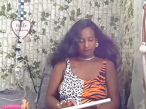 Snapshot of indiantina01 chatting on 02.13.25 indiantina01 online show from 02.13.25
